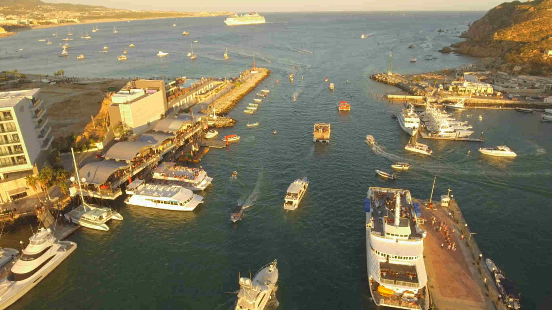 Luxury yacht charter Cabo San Lucas